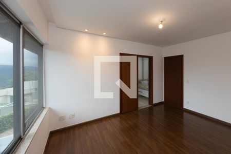 Casa de condomínio à venda com 286m², 4 quartos e 2 vagas Casa de condomínio à venda com 286m², 4 quartos e 2 vagasQuarto 3