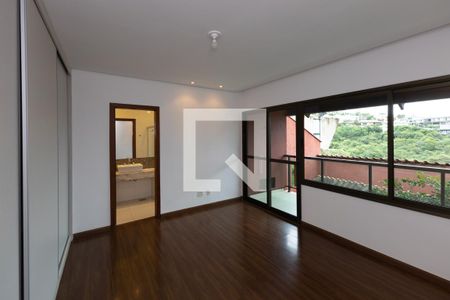 Casa de condomínio à venda com 286m², 4 quartos e 2 vagas Casa de condomínio à venda com 286m², 4 quartos e 2 vagasQuarto 2