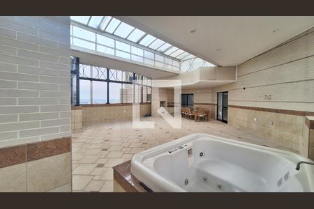 Apartamento à venda com 480m², 4 quartos e 5 vagas Apartamento à venda com 480m², 4 quartos e 5 vagasHidromassagem