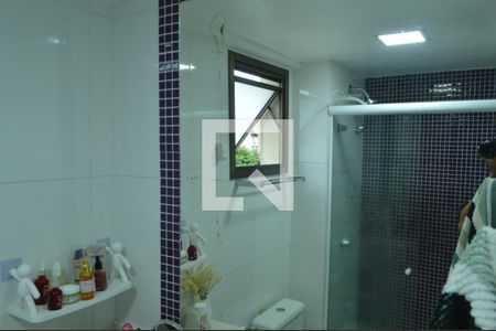 Apartamento à venda com 74m², 3 quartos e 1 vaga Apartamento à venda com 74m², 3 quartos e 1 vagaBanheiro da Suíte 2