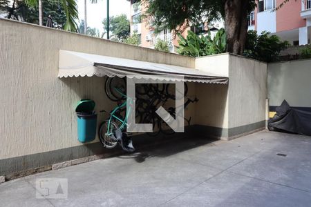 Apartamento à venda com 74m², 3 quartos e 1 vaga Apartamento à venda com 74m², 3 quartos e 1 vagaÁrea comum