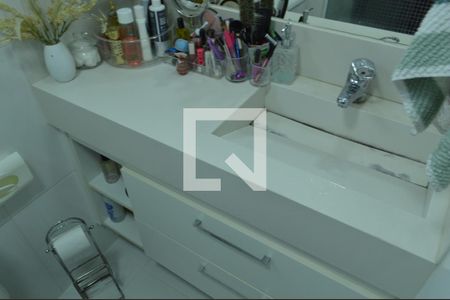 Apartamento à venda com 74m², 3 quartos e 1 vaga Apartamento à venda com 74m², 3 quartos e 1 vagaBanheiro da Suíte 2