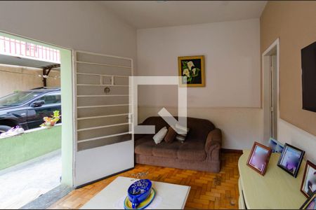 Sala de casa à venda com 3 quartos, 380m² em Coração Eucarístico, Belo Horizonte