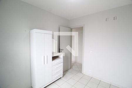 Quarto 2 de apartamento para alugar com 2 quartos, 56m² em Presidente Roosevelt, Uberlândia