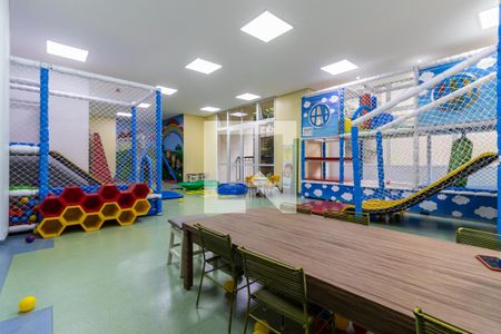 Apartamento à venda com 115m², 3 quartos e 2 vagas Apartamento à venda com 115m², 3 quartos e 2 vagasÁrea Comum