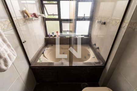 Apartamento à venda com 174m², 3 quartos e 3 vagas Apartamento à venda com 174m², 3 quartos e 3 vagasBanheiro da Suíte 1