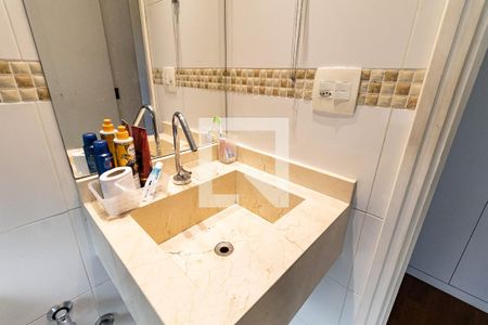 Apartamento à venda com 174m², 3 quartos e 3 vagas Apartamento à venda com 174m², 3 quartos e 3 vagasBanheiro da Suíte 2