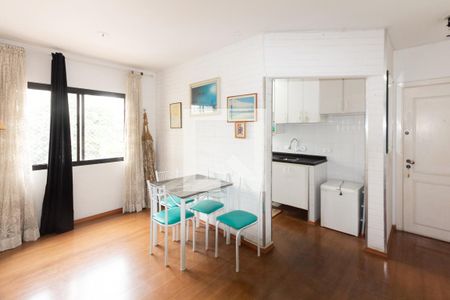 Sala de apartamento para alugar com 1 quarto, 38m² em Vila Nova Conceição, São Paulo