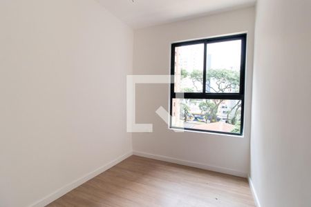 Quarto 1 de apartamento para alugar com 2 quartos, 43m² em Água Verde, Curitiba