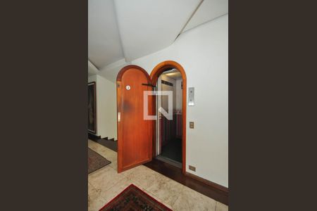 Elevador de casa de condomínio à venda com 5 quartos, 1690m² em Jardim Leonor, São Paulo