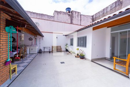 Casa à venda com 250m², 3 quartos e 8 vagas Casa à venda com 250m², 3 quartos e 8 vagasÁrea de Serviço / Quintal