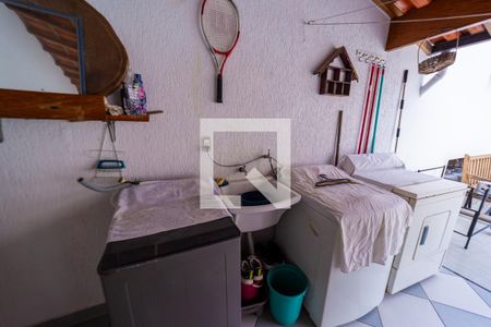 Casa à venda com 250m², 3 quartos e 8 vagas Casa à venda com 250m², 3 quartos e 8 vagasÁrea de Serviço / Quintal