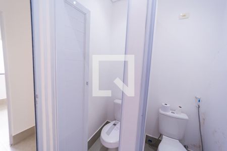 Casa à venda com 250m², 3 quartos e 8 vagas Casa à venda com 250m², 3 quartos e 8 vagasAnexo / Edícula - Banheiro