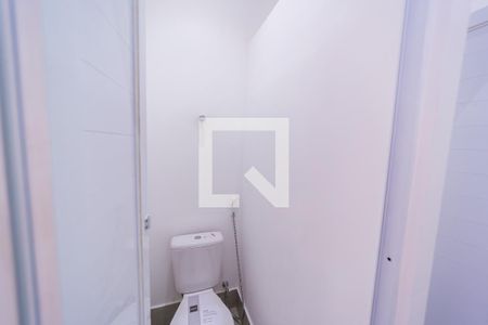 Casa à venda com 250m², 3 quartos e 8 vagas Casa à venda com 250m², 3 quartos e 8 vagasAnexo / Edícula - Banheiro