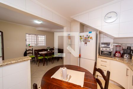 Casa à venda com 250m², 3 quartos e 8 vagas Casa à venda com 250m², 3 quartos e 8 vagasCozinha