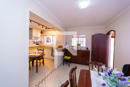 Casa à venda com 250m², 3 quartos e 8 vagas Casa à venda com 250m², 3 quartos e 8 vagasCozinha