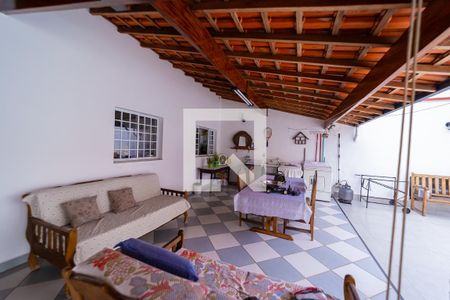 Casa à venda com 250m², 3 quartos e 8 vagas Casa à venda com 250m², 3 quartos e 8 vagasÁrea de Serviço / Quintal