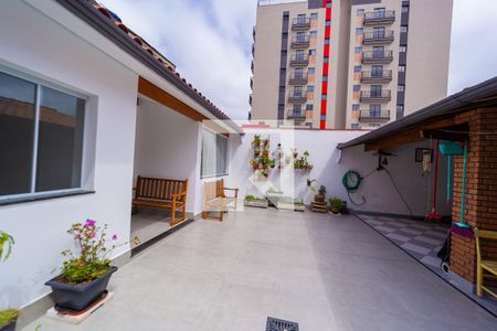 Casa à venda com 250m², 3 quartos e 8 vagas Casa à venda com 250m², 3 quartos e 8 vagasÁrea de Serviço / Quintal