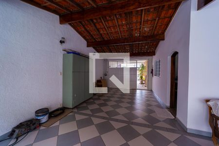 Casa à venda com 250m², 3 quartos e 8 vagas Casa à venda com 250m², 3 quartos e 8 vagasGaragem