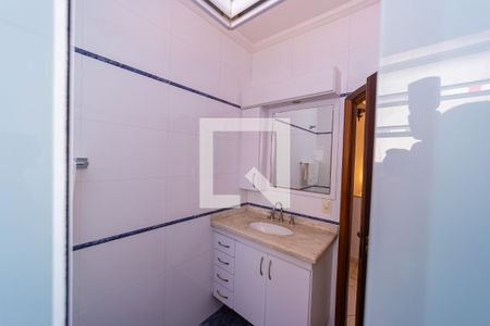 Casa à venda com 250m², 3 quartos e 8 vagas Casa à venda com 250m², 3 quartos e 8 vagasBanheiro