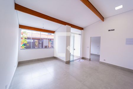 Casa à venda com 250m², 3 quartos e 8 vagas Casa à venda com 250m², 3 quartos e 8 vagasAnexo / Edícula