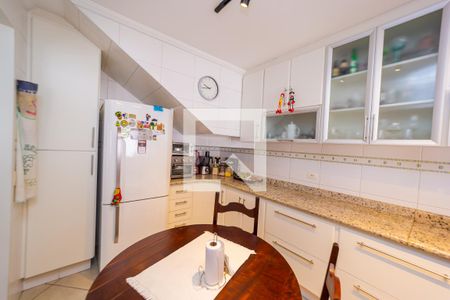 Casa à venda com 250m², 3 quartos e 8 vagas Casa à venda com 250m², 3 quartos e 8 vagasCozinha