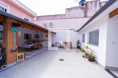 Casa à venda com 250m², 3 quartos e 8 vagas Casa à venda com 250m², 3 quartos e 8 vagasÁrea de Serviço / Quintal