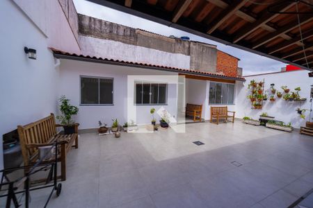 Casa à venda com 250m², 3 quartos e 8 vagas Casa à venda com 250m², 3 quartos e 8 vagasÁrea de Serviço / Quintal