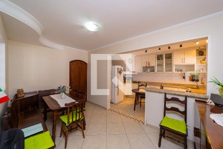 Casa à venda com 250m², 3 quartos e 8 vagas Casa à venda com 250m², 3 quartos e 8 vagasCozinha