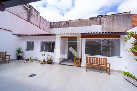 Casa à venda com 250m², 3 quartos e 8 vagas Casa à venda com 250m², 3 quartos e 8 vagasAnexo / Edícula