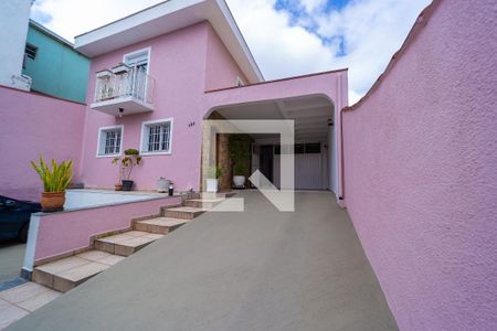 Casa à venda com 250m², 3 quartos e 8 vagas Casa à venda com 250m², 3 quartos e 8 vagasGaragem