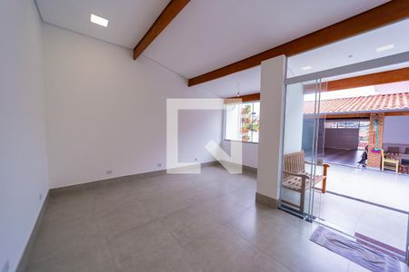 Casa à venda com 250m², 3 quartos e 8 vagas Casa à venda com 250m², 3 quartos e 8 vagasAnexo / Edícula