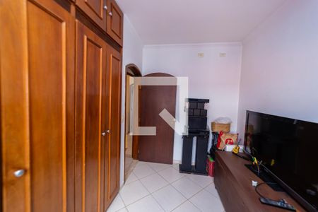 Casa à venda com 250m², 3 quartos e 8 vagas Casa à venda com 250m², 3 quartos e 8 vagasQuarto 2