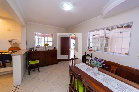 Casa à venda com 250m², 3 quartos e 8 vagas Casa à venda com 250m², 3 quartos e 8 vagasCozinha