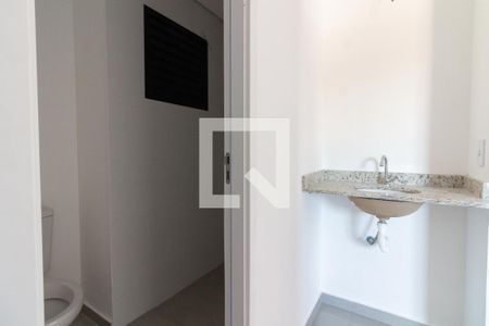 Banheiro de apartamento à venda com 1 quarto, 32m² em Jardim Trussardi, São Paulo