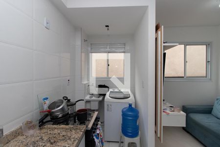 Sala/Cozinha de apartamento para alugar com 1 quarto, 35m² em Vila Mazzei, São Paulo