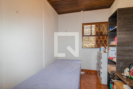 Quarto 2 de casa à venda com 3 quartos, 80m² em Medianeira, Porto Alegre