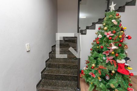 Escada de casa à venda com 3 quartos, 254m² em Centro, Diadema