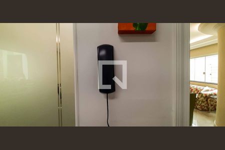 Casa à venda com 250m², 3 quartos e 3 vagas Casa à venda com 250m², 3 quartos e 3 vagasInterfone