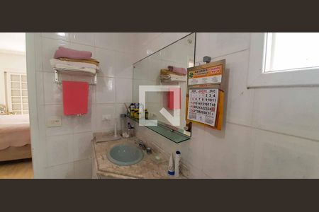 Casa à venda com 250m², 3 quartos e 3 vagas Casa à venda com 250m², 3 quartos e 3 vagasBanheiro da Suíte 2