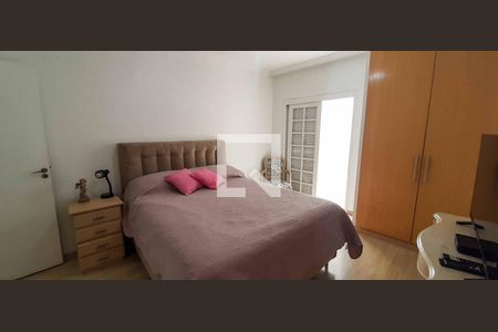 Casa à venda com 250m², 3 quartos e 3 vagas Casa à venda com 250m², 3 quartos e 3 vagasSuíte 2