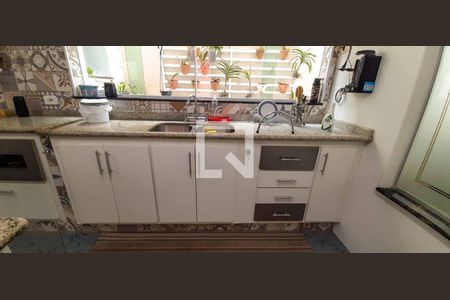 Casa à venda com 250m², 3 quartos e 3 vagas Casa à venda com 250m², 3 quartos e 3 vagasCozinha