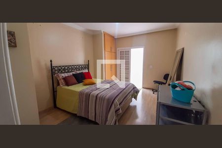 Casa à venda com 250m², 3 quartos e 3 vagas Casa à venda com 250m², 3 quartos e 3 vagasSuíte 3