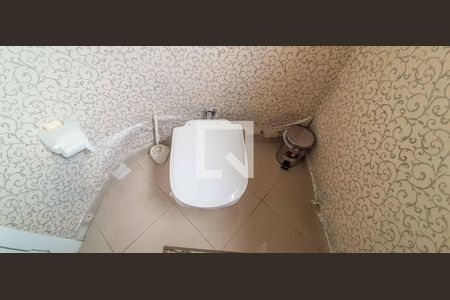 Casa à venda com 250m², 3 quartos e 3 vagas Casa à venda com 250m², 3 quartos e 3 vagasLavabo