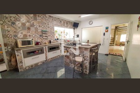 Casa à venda com 250m², 3 quartos e 3 vagas Casa à venda com 250m², 3 quartos e 3 vagasCozinha