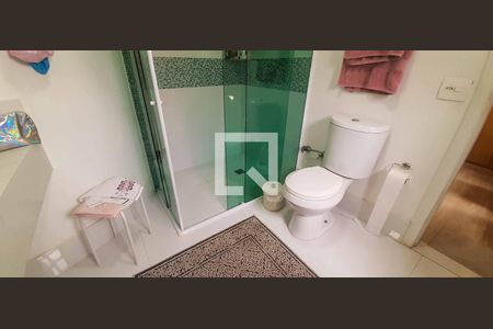 Casa à venda com 250m², 3 quartos e 3 vagas Casa à venda com 250m², 3 quartos e 3 vagasBanheiro da Suíte 1