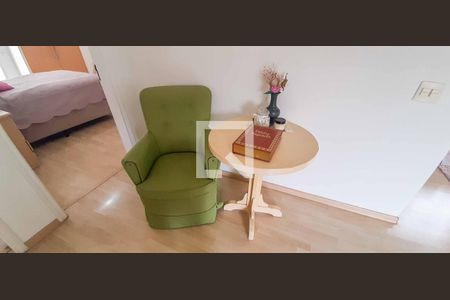 Casa à venda com 250m², 3 quartos e 3 vagas Casa à venda com 250m², 3 quartos e 3 vagasEscritório