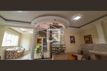 Sala de casa à venda com 3 quartos, 250m² em Adalgisa, Osasco