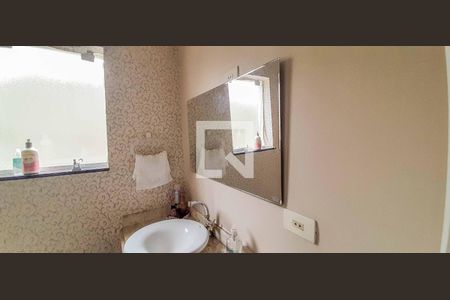 Casa à venda com 250m², 3 quartos e 3 vagas Casa à venda com 250m², 3 quartos e 3 vagasLavabo