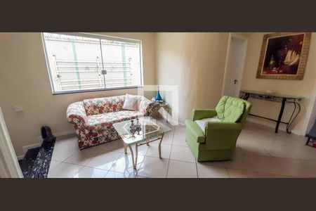 Casa à venda com 250m², 3 quartos e 3 vagas Casa à venda com 250m², 3 quartos e 3 vagasSala de Jantar